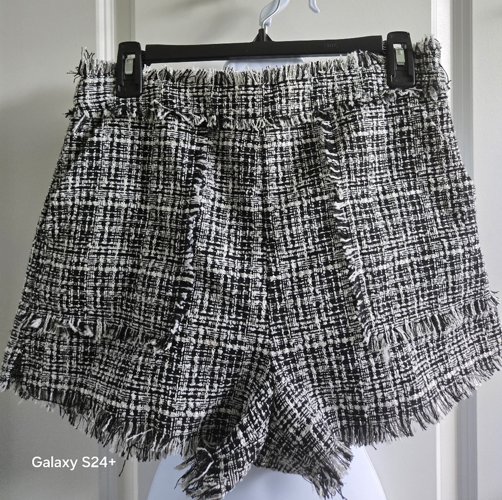 Forever 21|Stylish Black and White  Women Shorts|Size Large